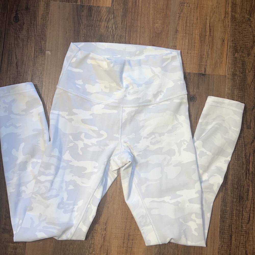 New Lulu leggings size 6
